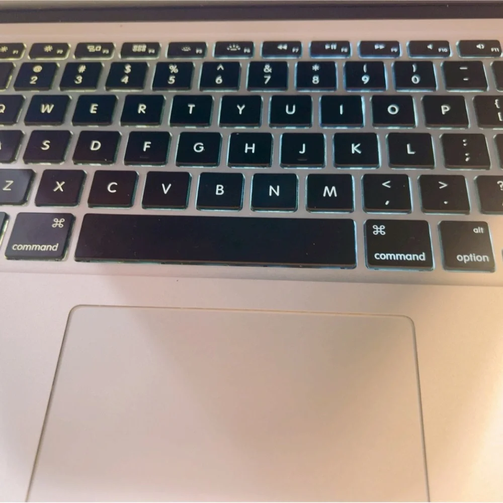 Apple Silver MacBook